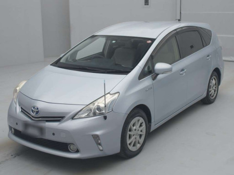 2011 Toyota Prius alpha ZVW41W[0]