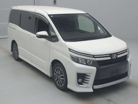 2014 Toyota Voxy ZRR80W[2]