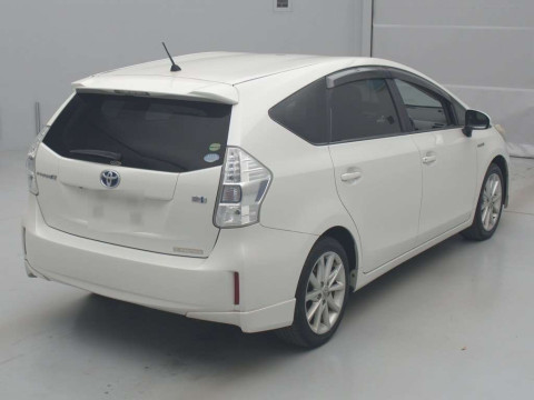 2012 Toyota Prius alpha ZVW40W[1]