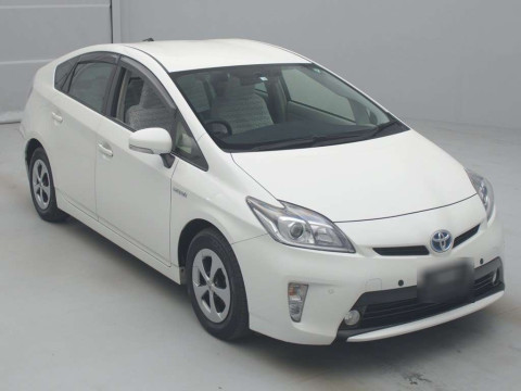 2012 Toyota Prius ZVW30[2]