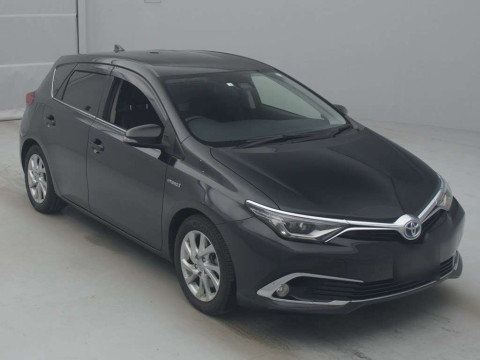 2016 Toyota Auris ZWE186H[2]