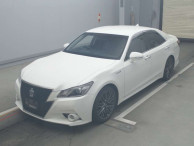 2014 Toyota Crown Hybrid