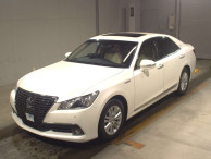 2013 Toyota Crown Hybrid