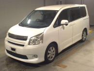 2010 Toyota Noah