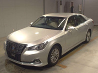 2016 Toyota Crown Hybrid