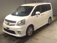 2012 Toyota Noah