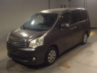 2011 Toyota Noah