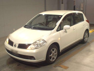 2004 Nissan Tiida