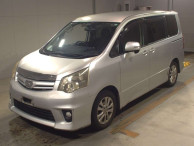 2010 Toyota Noah