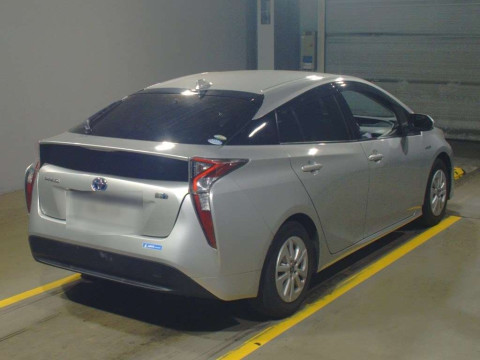 2017 Toyota Prius ZVW50[1]