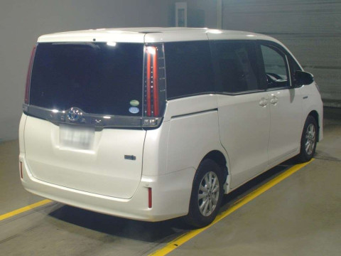 2017 Toyota Noah ZWR80G[1]