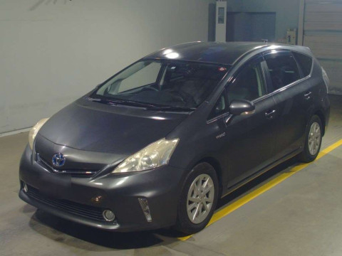 2011 Toyota Prius alpha ZVW41W[0]