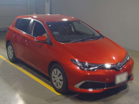 2017 Toyota Auris NZE181H[2]