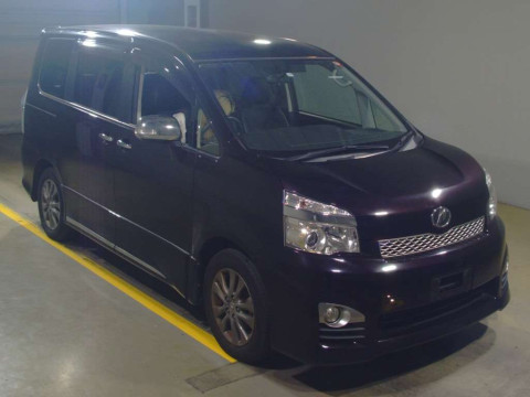 2013 Toyota Voxy ZRR70W[2]