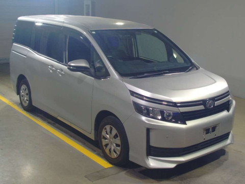 2014 Toyota Voxy ZRR80G[2]