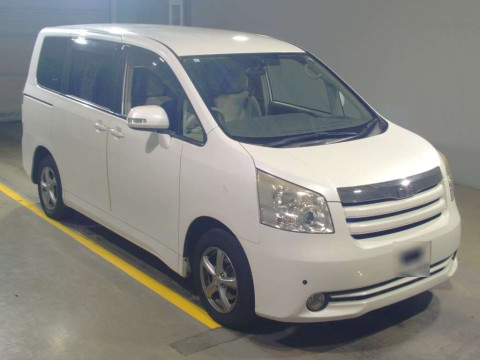 2009 Toyota Noah ZRR70G[2]