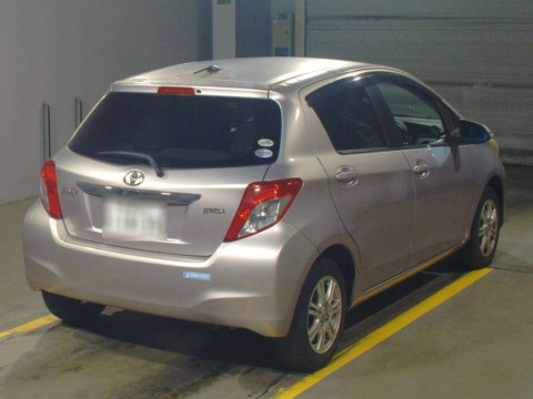 2011 Toyota Vitz KSP130[1]