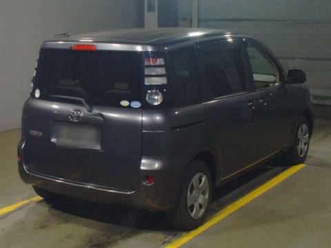 2010 Toyota Sienta NCP81G[1]