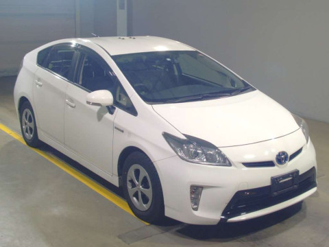 2014 Toyota Prius ZVW30[2]