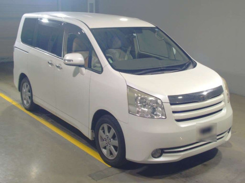 2009 Toyota Noah ZRR70G[2]