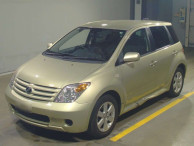 2005 Toyota IST