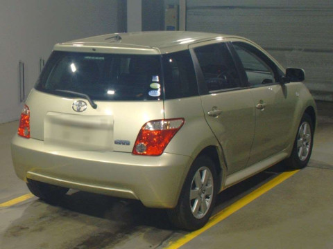 2005 Toyota IST NCP60[1]