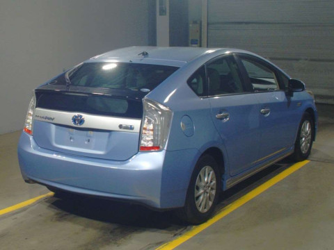 2014 Toyota Prius PHV ZVW35[1]