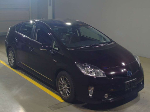 2013 Toyota Prius ZVW30[2]