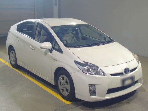 2010 Toyota Prius ZVW30[2]