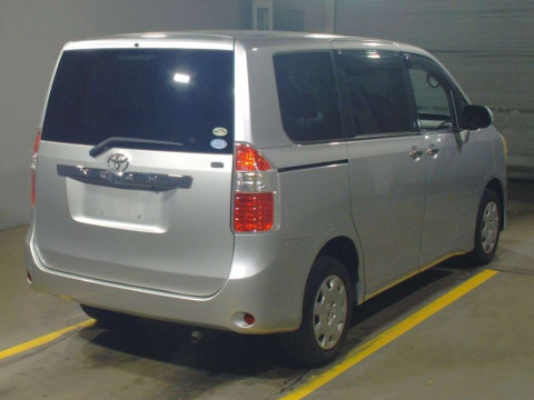 2009 Toyota Noah ZRR75G[1]