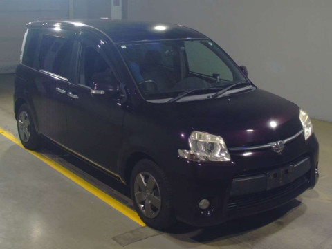 2012 Toyota Sienta NCP81G[2]