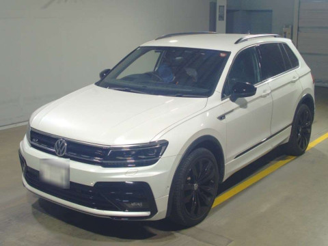 2020 Volkswagen Tiguan 5NDFGF[0]