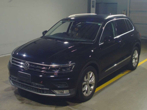 2017 Volkswagen Tiguan 5NCZE[0]