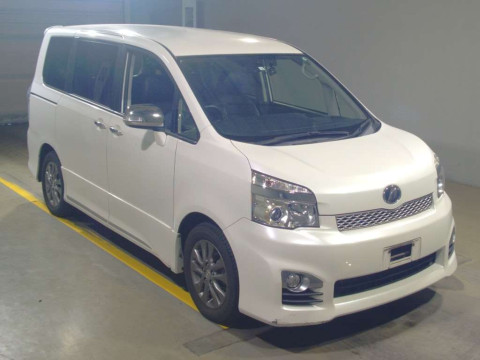 2014 Toyota Voxy ZRR70W[2]