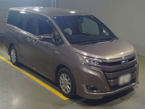 2018 Toyota Noah ZWR80G[2]