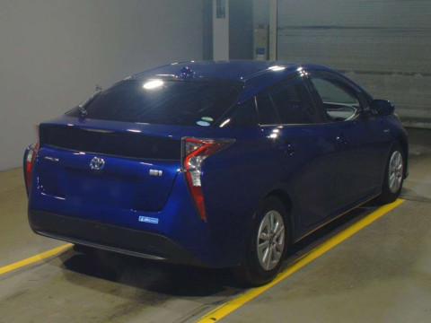 2016 Toyota Prius ZVW50[1]