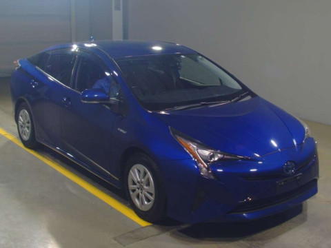 2016 Toyota Prius ZVW50[2]