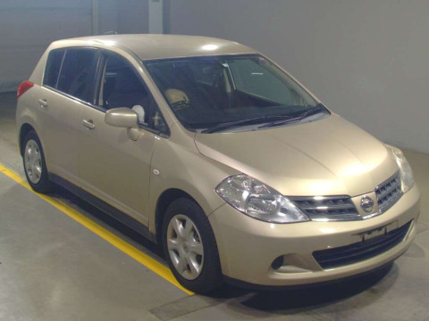 2010 Nissan Tiida C11[2]