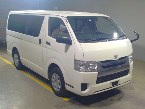 2019 Toyota Regiusace Van TRH200V[2]