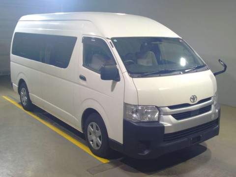 2020 Toyota Hiace Commuter GDH223B[2]