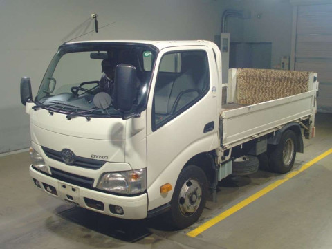 2016 Toyota Dyna Truck XZU605[0]