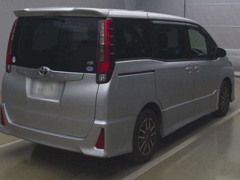 2016 Toyota Noah ZRR80W[1]