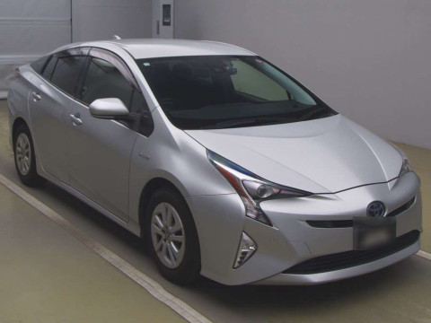 2018 Toyota Prius ZVW50[2]