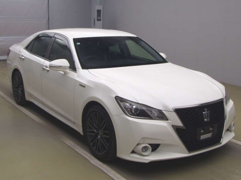 2015 Toyota Crown Hybrid AWS210[2]