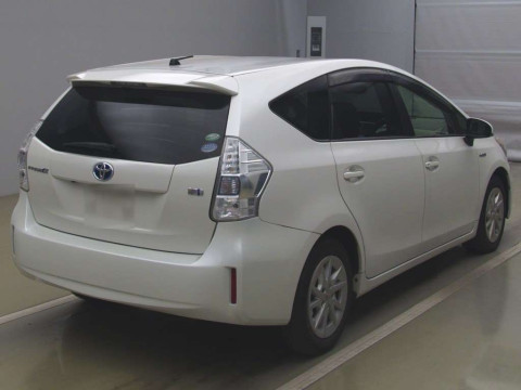 2014 Toyota Prius alpha ZVW40W[1]