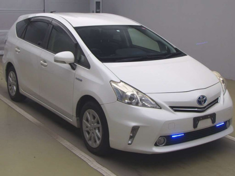 2014 Toyota Prius alpha ZVW40W[2]