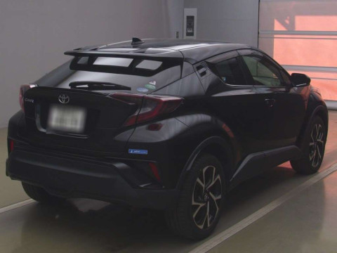 2017 Toyota C-HR NGX50[1]