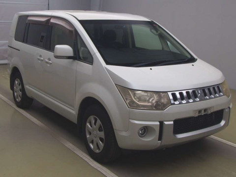 2012 Mitsubishi Delica D5 CV2W[2]