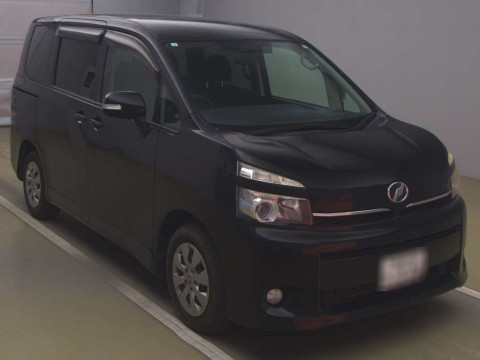 2011 Toyota Voxy ZRR70G[2]