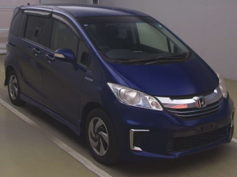 2014 Honda Freed hybrid GP3[2]